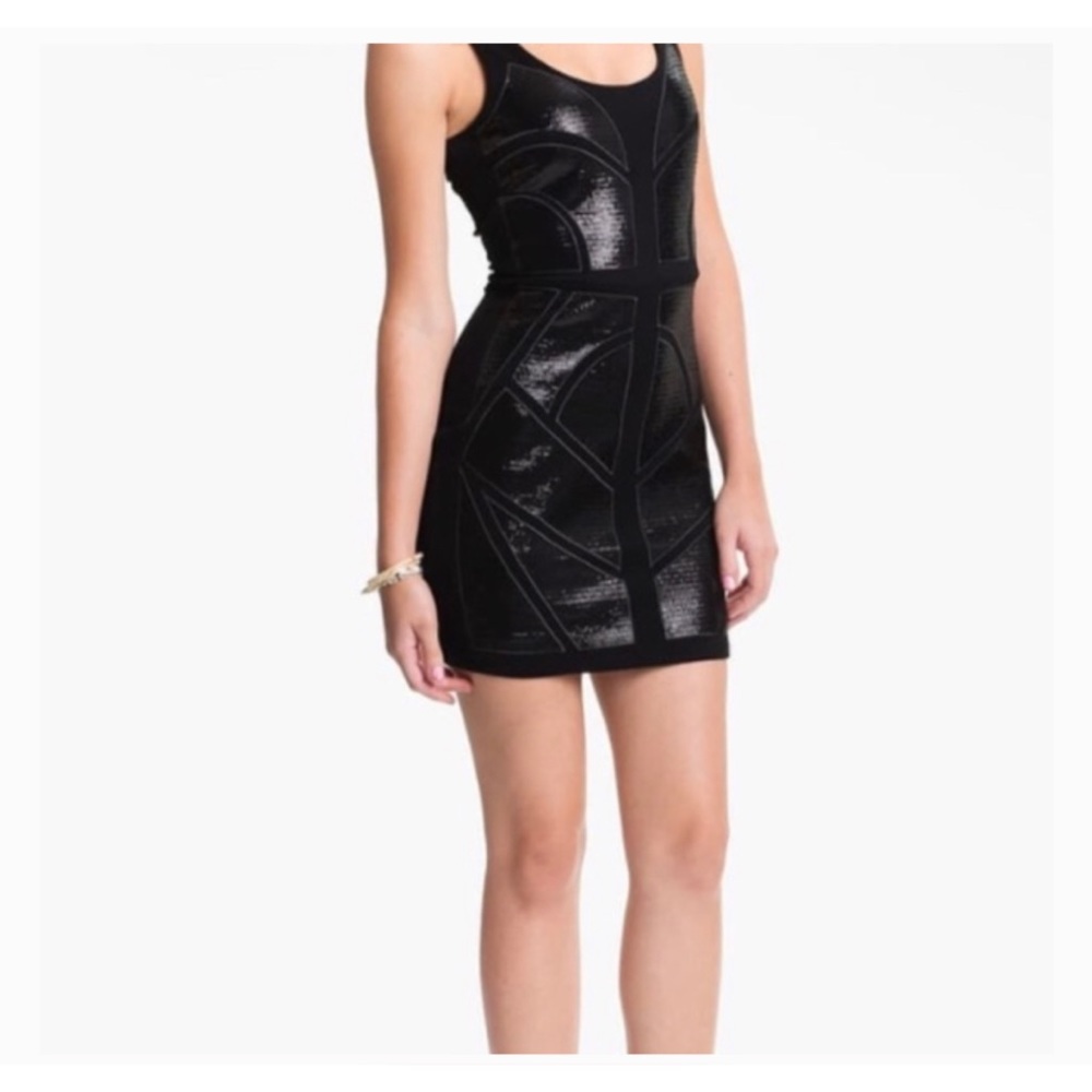 EN CRÈME Sequin Panel black Body-Con Dress